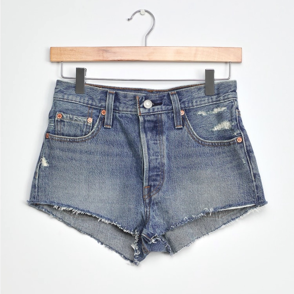 Levi’s Micro Jean Shorts High Waisted Medium Wash
501’s High Rise Short